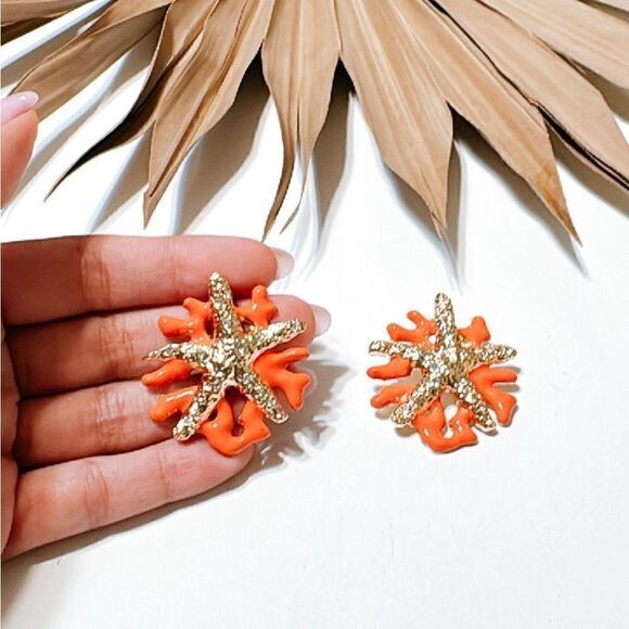 Gold starfish earrings #1174 - Picture 5 of 5